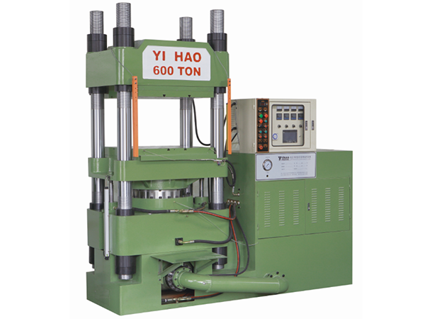 油壓機上是否要有安全防護裝置？